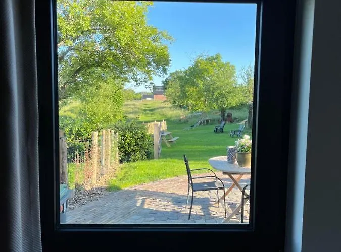 De Hoogstam Bed & Breakfast 3*